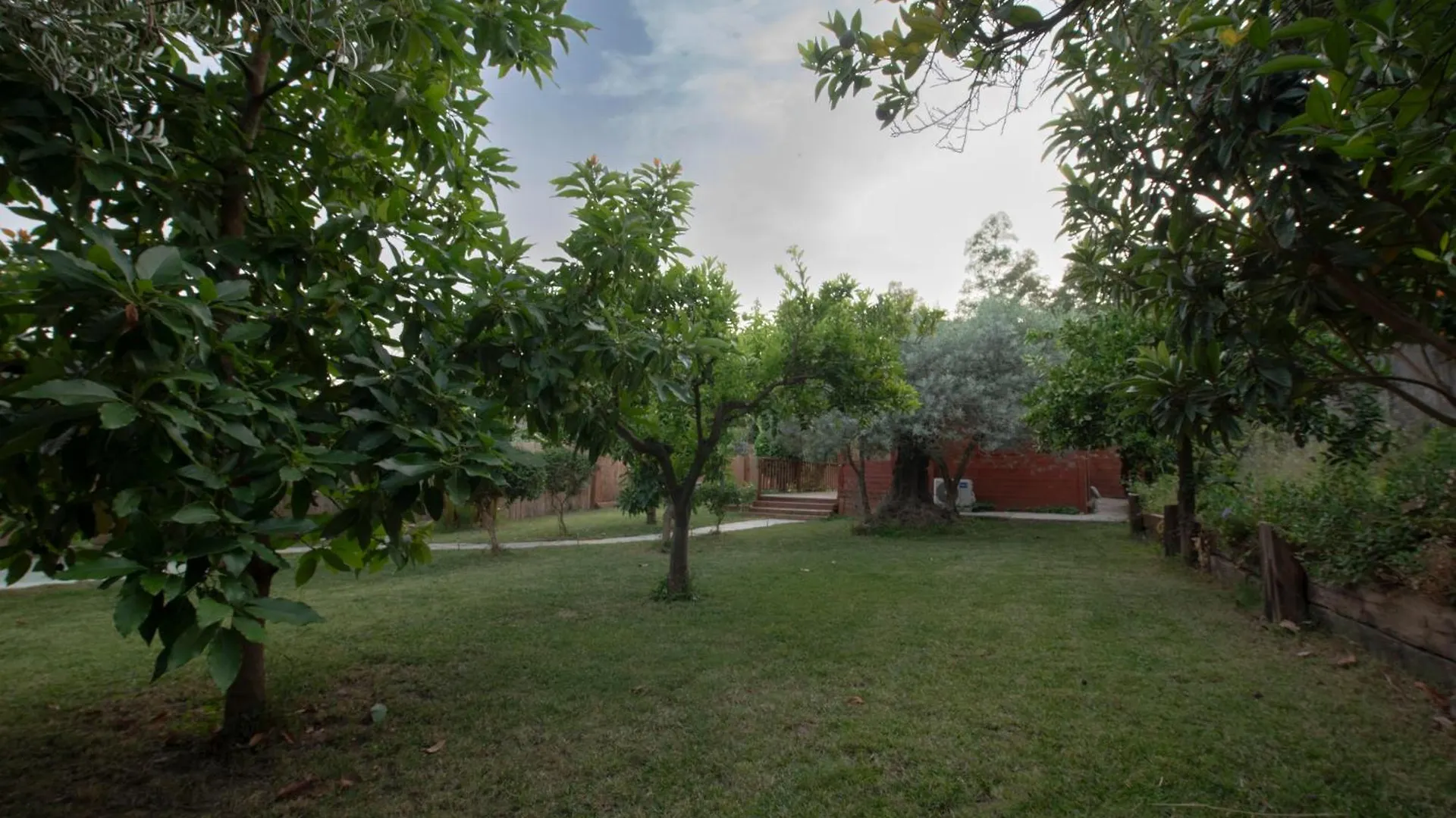 El Jardin Del Eden Villa Orgiva 0*,